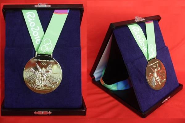 パリ　オリンピックの金メダル レプリカ 材質: 亜鉛合金　専用ケース付き ☆リオオリンピック・金メダル+大型ケース付！リオメダル・賞☆ - 美術